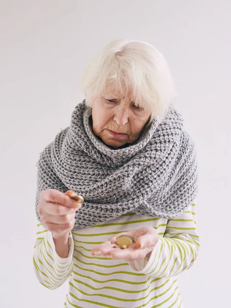 Senior Woman Scarf Counting Coins Poverty Crisis Oldness Concept — Stock Photo, Image