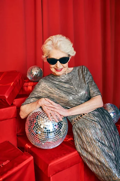 Senior Gray Haired Woman Sunglasses Silver Dress Disco Ball Party — Foto Stock