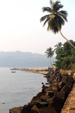 Güzel deniz manzarası ve kumsal.