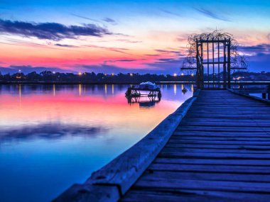 Avustralya 'nın okyanus manzarası, Mavili Sahne Geceye Kadar Göl