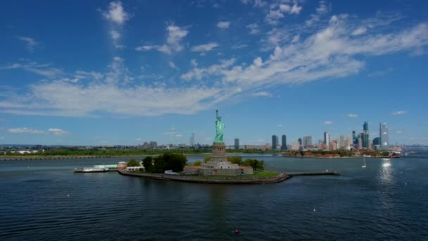 Video Shows Long Distant View Statue Liberty Statue Liberty Colossal — Vídeo de stock