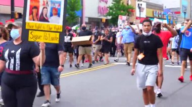 Bu, Batı New York, NJ 'deki Siyahların Yaşamları Önemi Yürüyüşü' nün manzarası. Bu yürüyüş, Minneapolis, Minn 'deki George Floyd cinayetinin bir sonucudur..