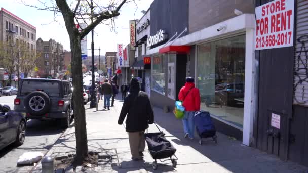 Questo Video Mostra Viste Aeree Persone Che Camminano Nel Bronx — Video Stock