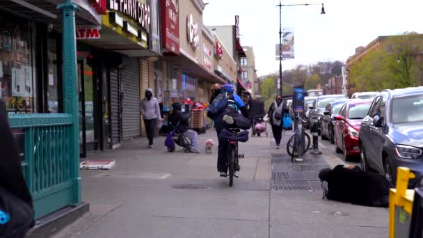 Αυτό Βίντεο Δείχνει Εναέριες Προβολές Ανθρώπων Που Περπατούν Στο Μπρονξ — Αρχείο Βίντεο