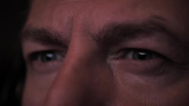 Hombre Con Ojos Enojados Concepto Ira Odio Enfoque Cinematográfico Suave — Vídeos de Stock