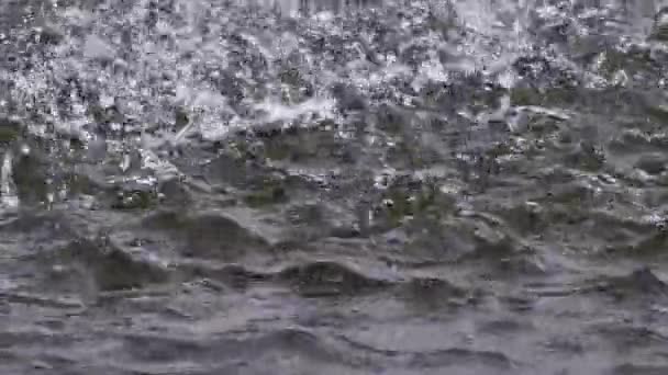 Uma Tempestade Com Gotas Chuva Cai Água Ruas Inundadas Com — Vídeo de Stock