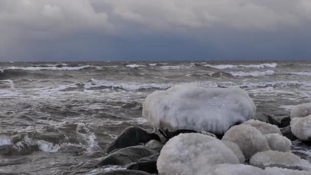 Winter Sea Waves Icy Stones Sea Waves Storm — 图库视频影像