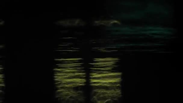 Odbicie Światła Ciemnych Wodach Rzeki Lampy Led Odbijają Się Bieżącej — Wideo stockowe