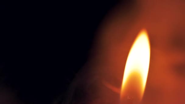 Kerzenschein Rauch Gedenktag Mit Kerzen Gedenkkerzen Werden Entzündet Kerzenflammen Brennen — Stockvideo