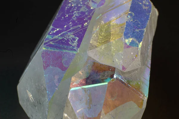 Ange Pastel Coloré Aura Quartz Cluster Macro Point Cristal Isolé — Photo