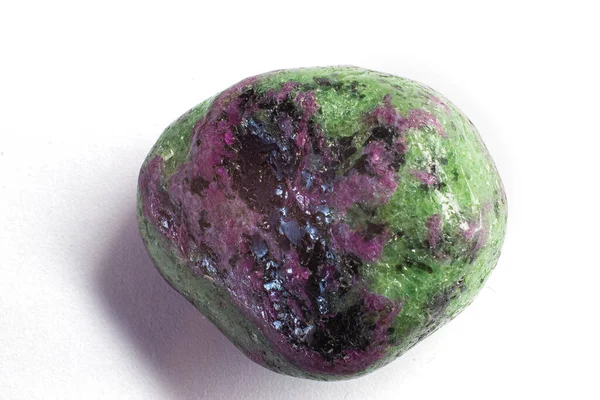 Vibrant Red Ruby Green Zoisite Crystal Tumble Macro Isolated White — Stock Photo, Image