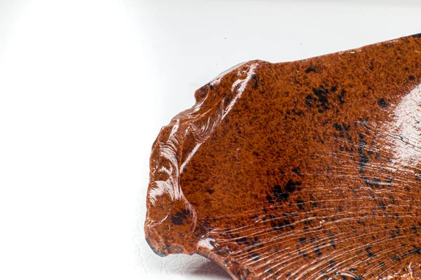 Espécime Brilhante Real Laranja Mogno Obsidian Macro Pedra Vulcânica Isolada — Fotografia de Stock