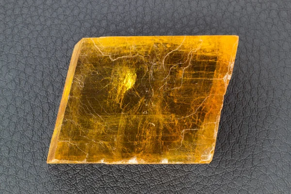 Transparent Yellow Orange Rectangular Optical Calcite Crystal Iceland Spar Stone — Stock Photo, Image