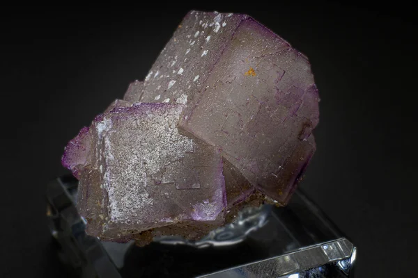 Makro Lila Perfekt Cubical Fluorit Kristall Kluster Isolerad Svart Bakgrund — Stockfoto