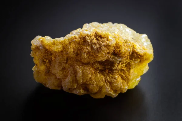 Macro Yellow Sparkly Druzy Agate Crystal Geode Isolated Black Surface — Stock Photo, Image