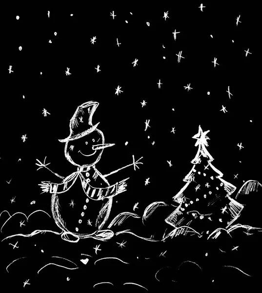 Een Sneeuwpop Een Hoed Sjaal Bij Een Kleine Kerstboom Met — Stockfoto