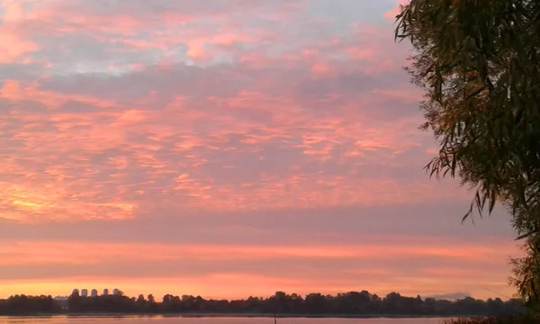 Vacker Solnedgång Himmel Bakgrunden Floden Natur Serie — Stockfoto
