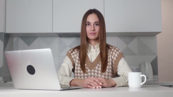 Smiling millennial professional businesswoman looking at camera. Happy confident handsome smart young adult entrepreneur, leader, manager posing in home office. Close up face view business portrait — Vídeo de Stock