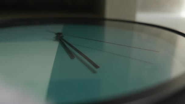 Horloge bleue. En temps réel. Concept de temps. — Video