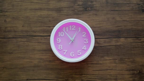 Horloge de bureau. Le temps presse. — Video