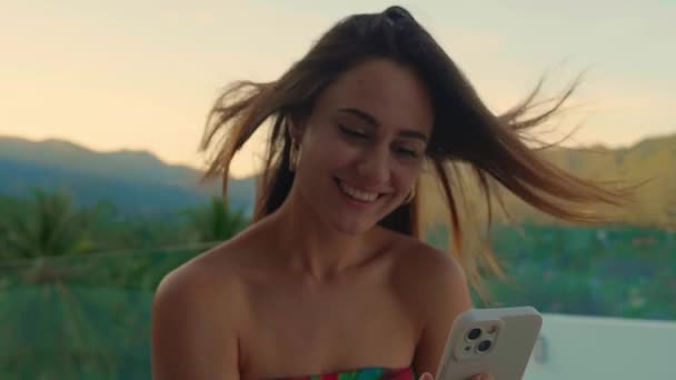 Young Woman Uses Touchscreen Smartphone Background Breathtaking Hills Mountains Sunset — Vídeos de Stock