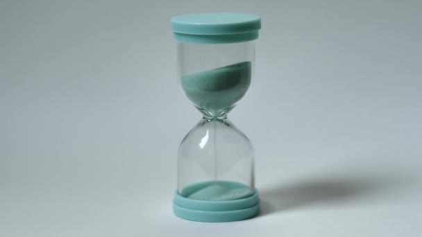 Macro Retrato Reloj Arena Sobre Fondo Borroso Lapso Tiempo Tiempo — Vídeo de stock