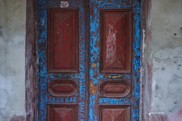泰兰市的旧木门 — 图库照片