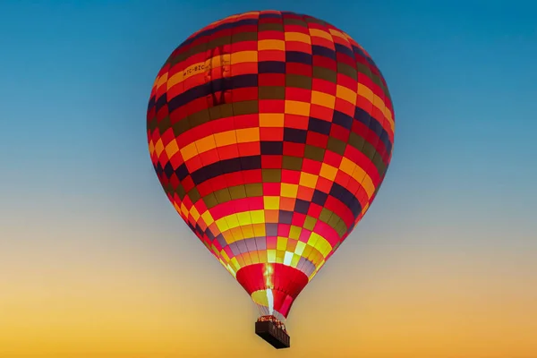 Barevný Horkovzdušný Balón Obloze — Stock fotografie