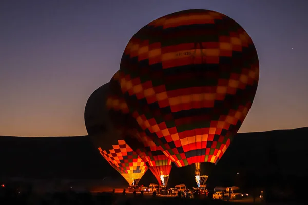 Horkovzdušný Balón Letící Nad Oblohou — Stock fotografie