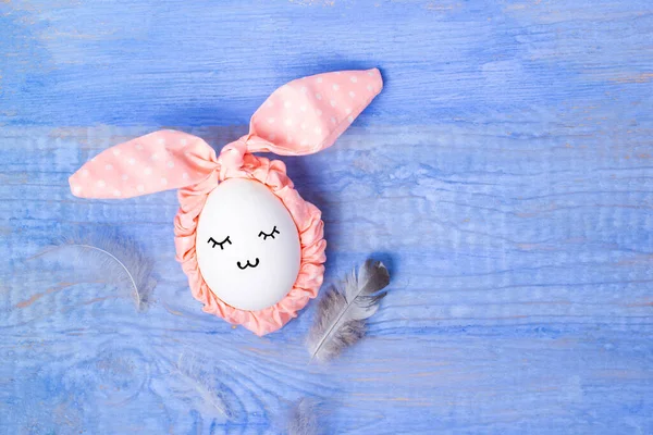 Beyaz yumurta, pembe tavşan kulağı