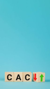 Zarları çevirmek ve bir okun yönünü değiştirmek CAC40 endeksinin eğilimi değiştirdiğini ve düşmek yerine yükseldiğini sembolize eder. CAC - Müşteri Edinme Maliyetinin kısaltılmışı