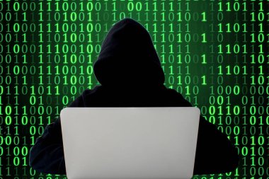 Bilgisayarda arka planda bir banari kodu olan isimsiz bir hacker var..