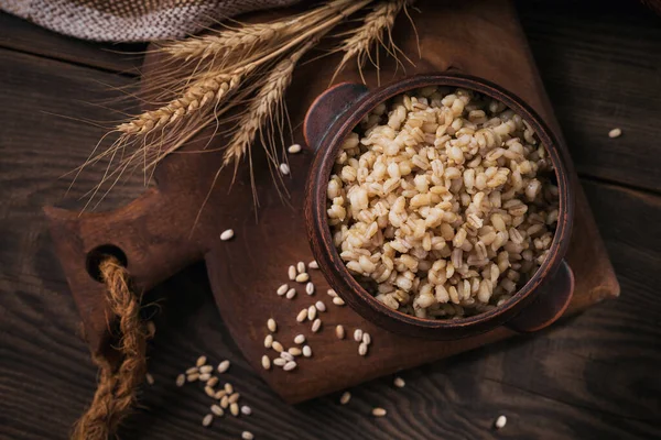 Lezzetli inci arpa mısır gevreği lapası kasede