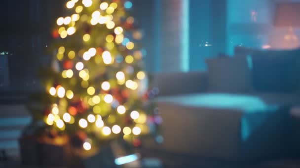 Apartemen modern dengan pohon Natal dan dekorasi — Stok Video