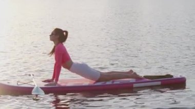 Spor salonundaki kadın cesedi gölün ortasında geriyor.