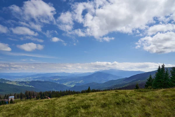 Karpatlar, Ukrayna 'nın güzel dağlık arazisi. 