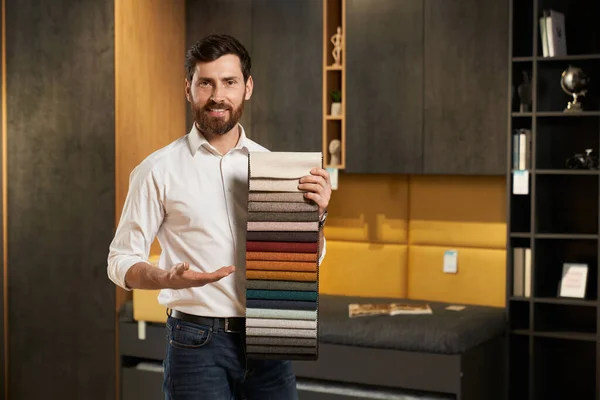 Front View Happy Seller Standing Showing Representing Palette Fabric Furniture — Stock Photo, Image