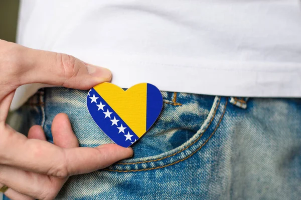 Resident Bosnia Herzegovina Wooden Badge Flag Bosnia Herzegovina Shape Heart — Stock Fotó