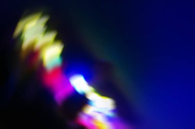 Hafif boya efektleri. Bulanık ışıklar arka planda desen oluşturuyor.