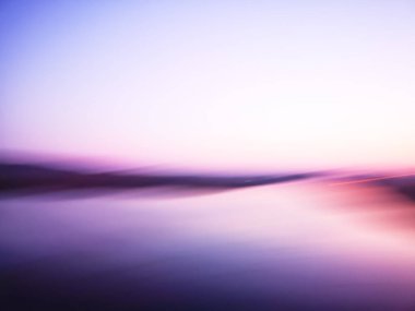 Geceleri bahçeyi aydınlatırdı. Gecenin sihirli bahçesi bulanık görüntü.