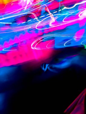 Uzay uçuşu bulanık doğal renk arkaplanı. Parlak modern uzay aracı parlayan dumanlı dokusuna odaklanmış..