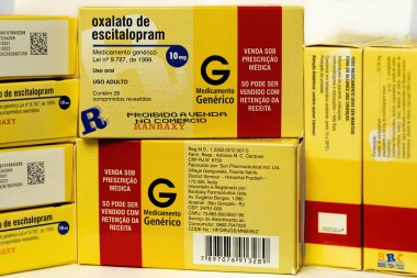 Cassilandia, Mato Grosso do Sul, Brezilya - 11 20 2021: Portekiz Brezilya psikiyatrik tıbbında escitalopram oksalat kutuları