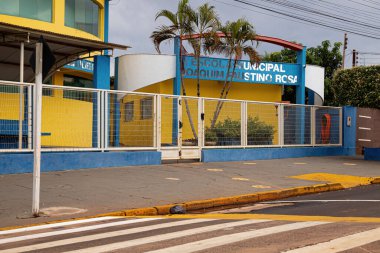 Kosta Rika, Mato Grosso do Sul, Brezilya - 12 18 2022: Joaquim Faustino Rosa Belediye Okulu