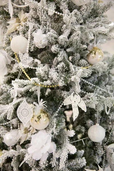 Kerstboom Versierd Met Wit Kant Kerst Achtergrond — Stockfoto