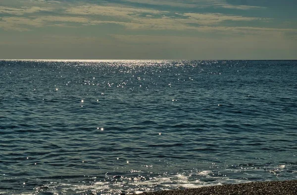 Fale Morza Przerwa Plaży Zachodniego Wybrzeża Ligurii Spotorno Zimowy Poranek — Zdjęcie stockowe