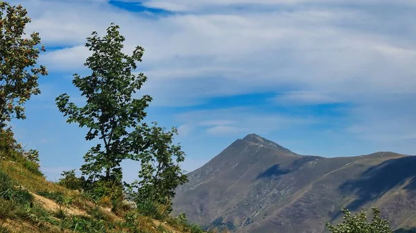 2022年の夏のトレッキング中に ピエモンテ州の海洋アルプスのリモネピエモンテの山々の美しい景色 — ストック写真