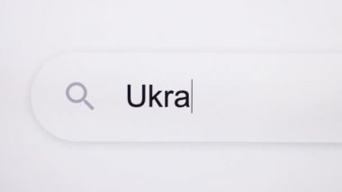 Ukrayna - İnternet tarayıcı arama çubuğu eski Sovyet ülke adını yazıyor. Kamera hareketli metnin Ukrayna tarafından canlandırılmış başlığı
