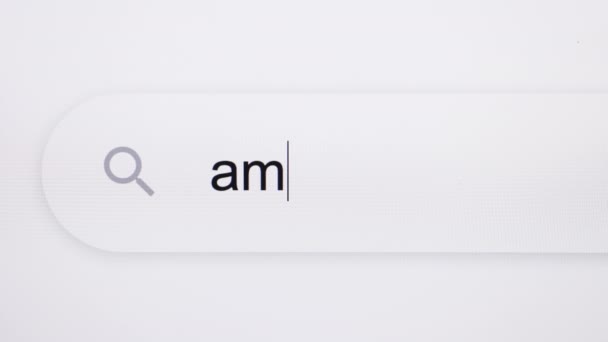 Búsqueda de Amazon en un motor de búsqueda de Internet en una computadora. Escribir la palabra amazon en el navegador en una pantalla pixelada. Resolución 4K. — Vídeos de Stock