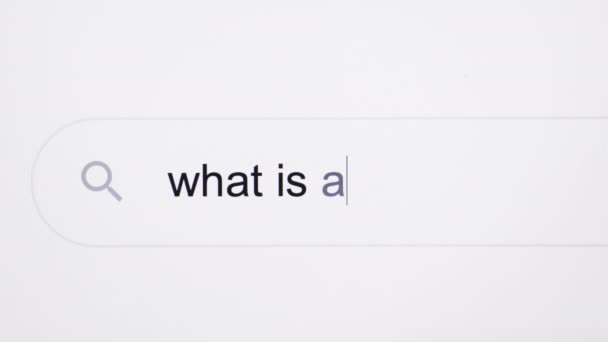 Qu'est-ce qu'un TVN - barre de recherche navigateur Internet question tapant du texte avec mouvement de la caméra. Tapez le mot Qu'est-ce qu'un TVN dans le navigateur sur un écran d'ordinateur pixellisé — Video