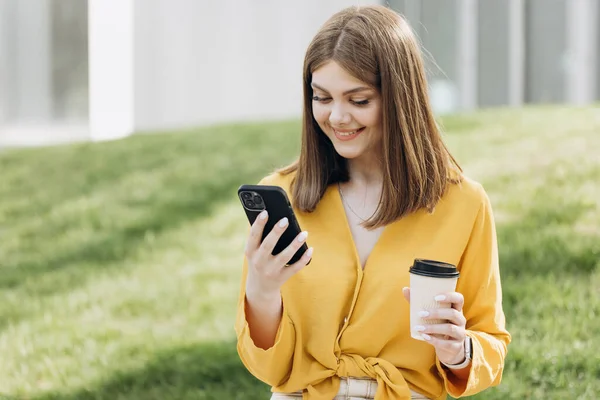 People Portraits Technology Concept Appealing Young Elegant Caucasian Woman Using — Stock Photo, Image